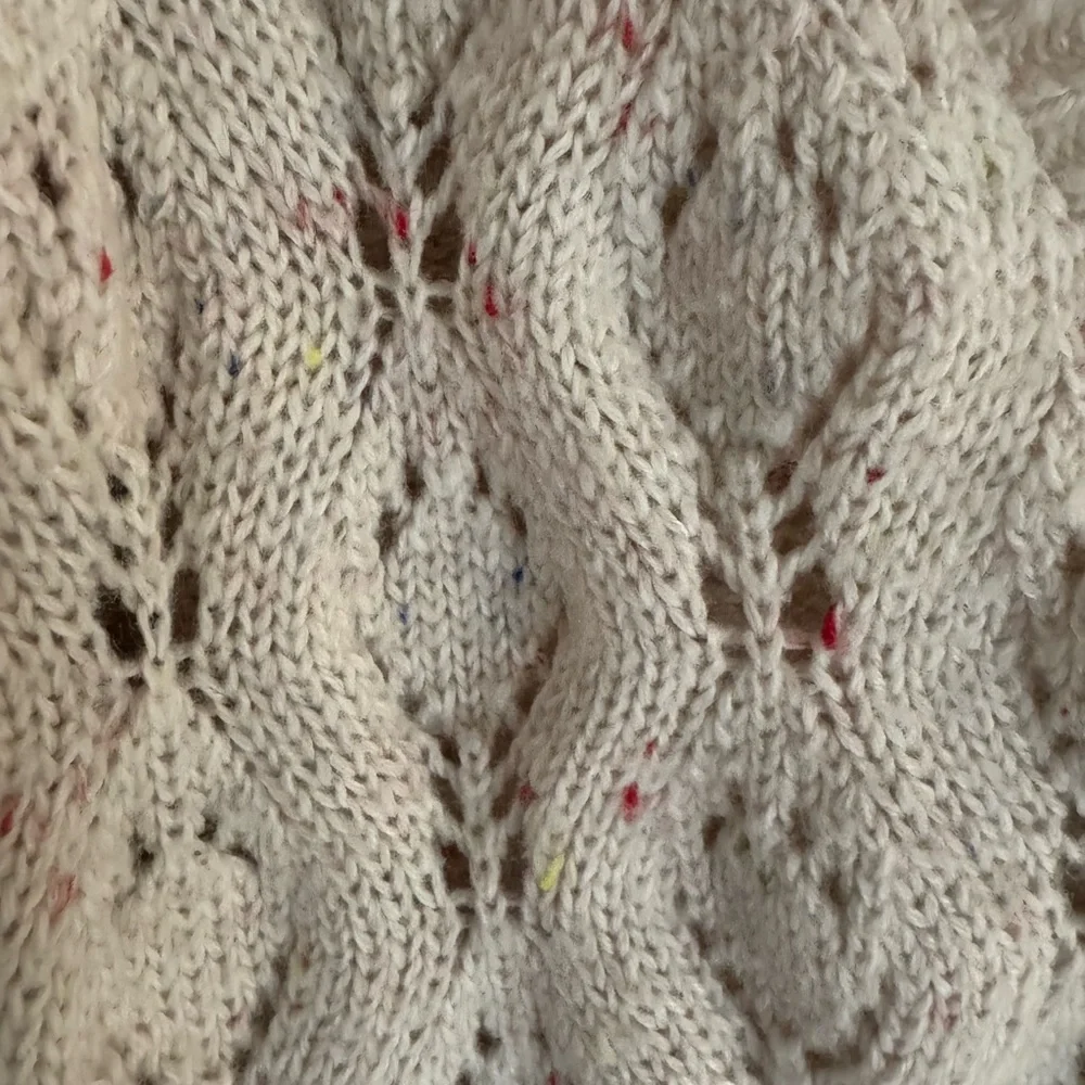 Elegant Cream Knit Sweater - Picture 3 of 6
